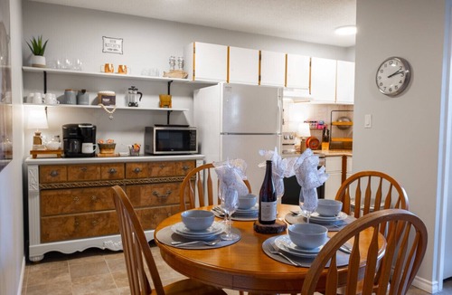 Harrison Hot Springs Apartment | The Drift | Walkable to Beach & Village