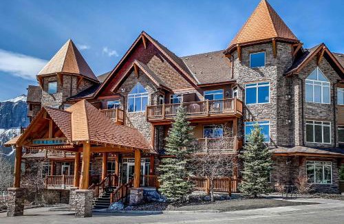 Canmore House | The Eagle Suite at Stoneridge Mountain Resort