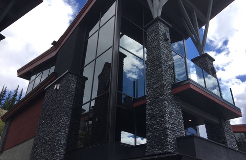 The Edge Ski Chalet | The Edge Chalet #9 - Big White - Winter Wonderland and Summer Fun - Room for 18