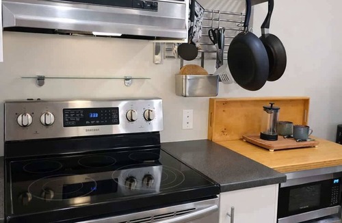 Uptown House | The Ellery | Garden Suite Historic Queen’s Park