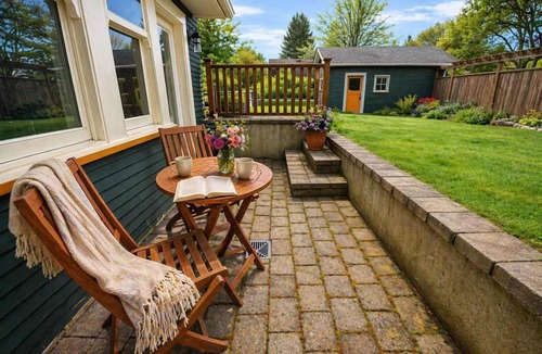 Uptown House | The Ellery | Garden Suite Historic Queen’s Park