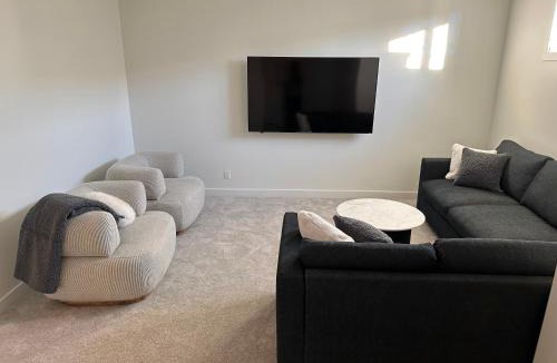 Red Deer House | The Evergreen House