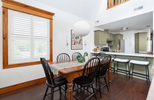 The Blue Mountains Condo | The Fairway: Home with Ski, Golf + Mountain Views