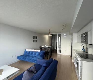 CityPlace Apartment | The MAJOR INTERNATIONAL SPORTING EVENT Fan Loft, Sleeps 7, Parking included