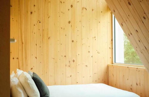 Chertsey Ski Chalet | The Gale