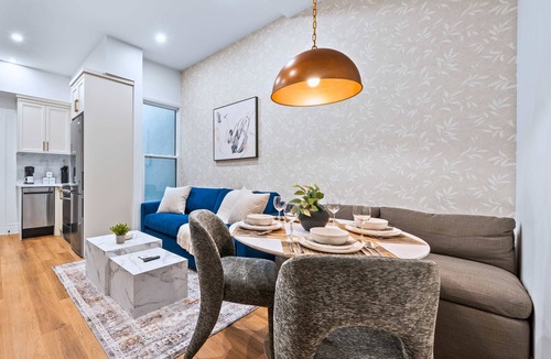 Riverdale Apartment | The Gerrard | Brand New CN Tower Home Base