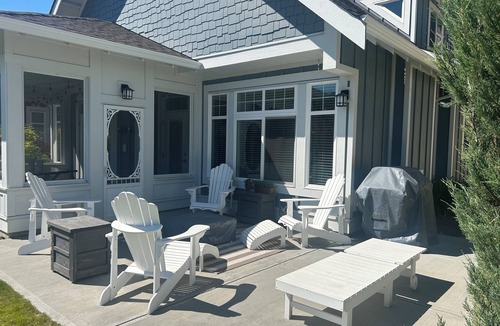 Osoyoos Cottage | The Grey Turtle Cottage