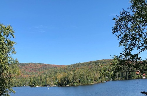 Saint Donat House | The ground floor of a large Residence on the edge of the lake. All the services