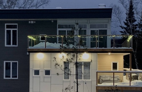 Saint Donat House | The ground floor of a large Residence on the edge of the lake. All the services