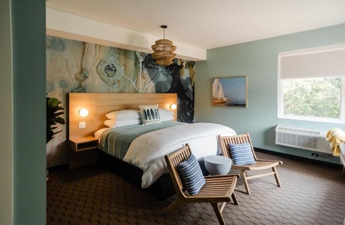 Colchester Hotel | The Grove Motel