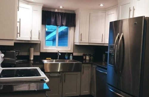 Algoma District House | The Gryphon - Elliot Lake - 6-8 people