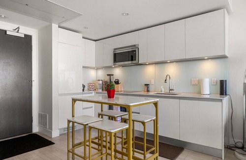 Victoria Park Condo | The Guardian 31st | Pet Friendly | Heated Parking