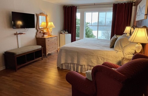 Smiths Cove Bed & Breakfast | The Harbourview Inn