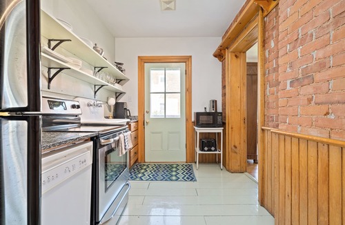 Prince Edward House | The Harrison House | Heritage Home-Steps to Picton