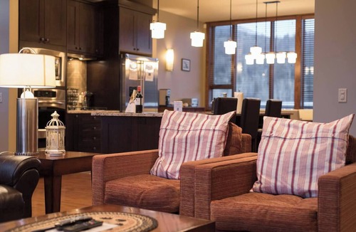 Fernie Condo | The Historic 901 Penthouse | Private Hot Tub