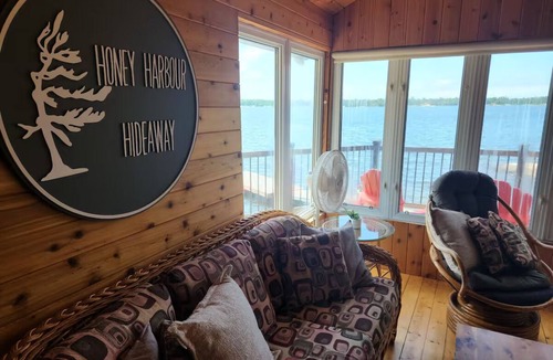 Honey Harbour Cottage | The Honey Harbour Hideaway on Little Beausoleil