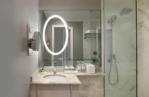 Regina Hotel | The Hotel Saskatchewan, Autograph Collection