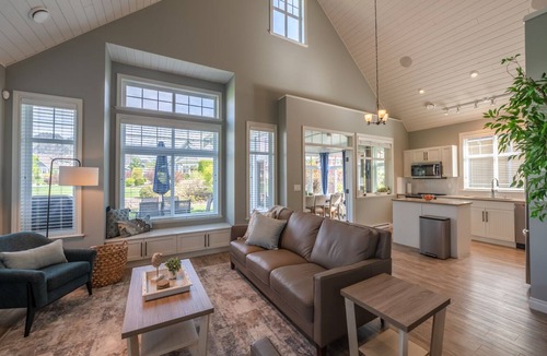 Osoyoos Cottage | The Lakehouse/Snow Vacation Rental