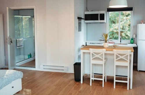 Sliammon Cottage | The Little Beach Side CottageA22