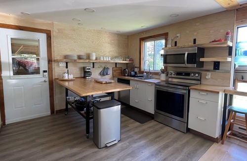 Brebeuf Cottage | The Little Charmer - secluded and cozy