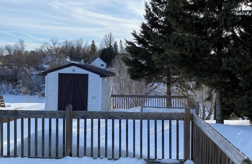 Temiskaming Shores House | The Little Green House :2 bedroom house on river, short walk to downtown core