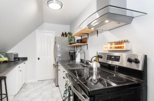 Courtenay Apartment | The Loft at Marble Place a Cozy Family Retreat