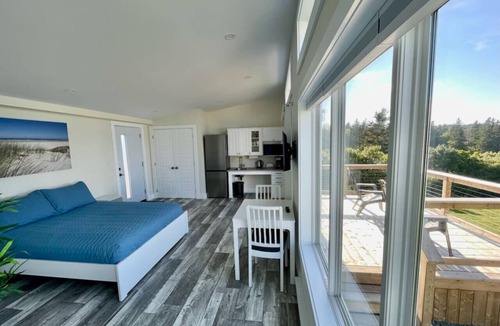 Colindale Cottage | The Lookout - Executive Class, Accessible Mini Villa