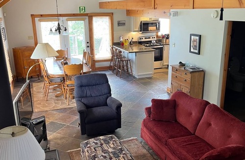 The Blue Mountains Cottage | The Loons Waterfront Cottage/Private Beach Georgian Bay! book for Winter Season