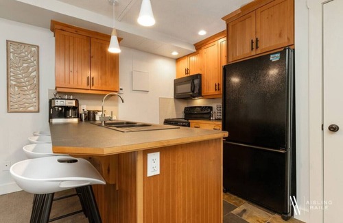 Panorama Condo | The Nordic Escape | Pool | Hot Tub | Pet Friendly