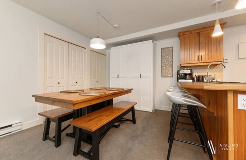 Panorama Condo | The Nordic Escape | Pool | Hot Tub | Pet Friendly
