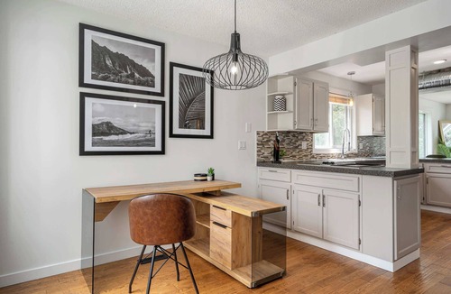 Sylvan Lake House | The Ohana Lakeside Retreat 4 Bedrooms & Tiki Bar