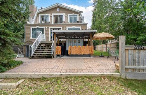 Sylvan Lake House | The Ohana Lakeside Retreat 4 Bedrooms & Tiki Bar