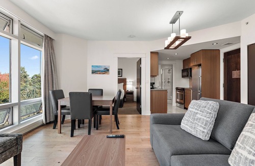 Downtown Victoria Apartment | The Parkside Hotel & Spa