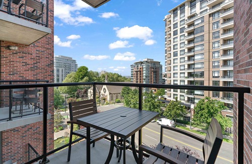 Downtown Victoria Apartment | The Parkside Hotel & Spa
