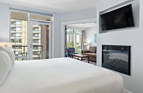 Downtown Victoria Apartment | The Parkside Hotel & Spa