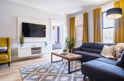 Plateau Mont Royal Apartment | The Parkview By MTLVacationRentals