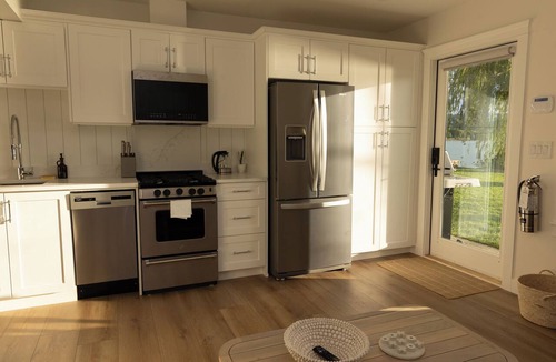 Central Okanagan Cabin | The Point on Wood Lake