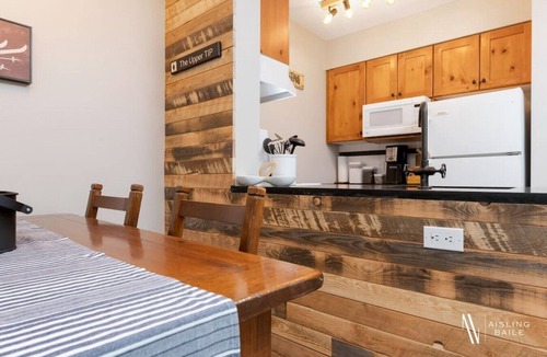 Panorama Condo | The Powder Nook | Hot Pools | Mile 1 Express Chair