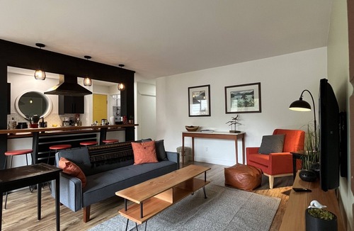 Courtenay Apartment | The River Apartment: Stylish apartment in a Riverfront complex.