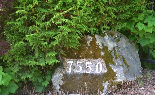 Harrison Hot Springs Bed & Breakfast | The Rockwell-Harrison Guest Lodge