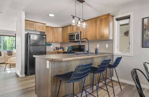 Sylvan Lake House | The Saturday | Perfect for Large Groups! | BBQ |