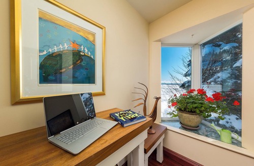 Baie-St-Paul House | the serenity of its panorama on cape, river, island and river