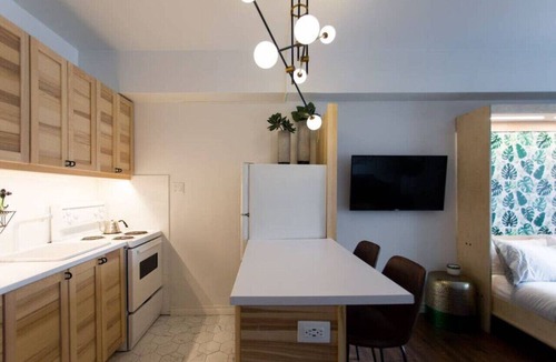 Milton Park Apartment | The Sherbrooke Suite 103
