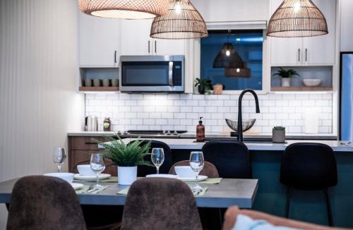 Revelstoke Apartment | The Stellar Condo - Cozy 2 Bedroom with Hot Tub