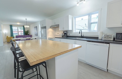 Loretteville Apartment | The Sunday Hideaway | Parking | Wi-Fi | Terrace