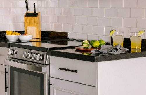 Davie Village Apartment | The Sunset Hotel West End