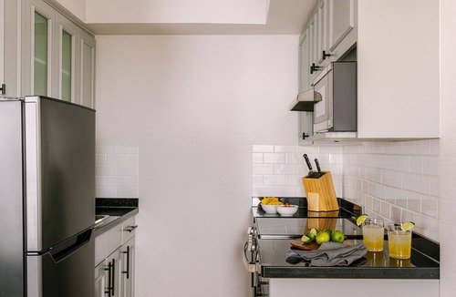 Davie Village Apartment | The Sunset Hotel West End