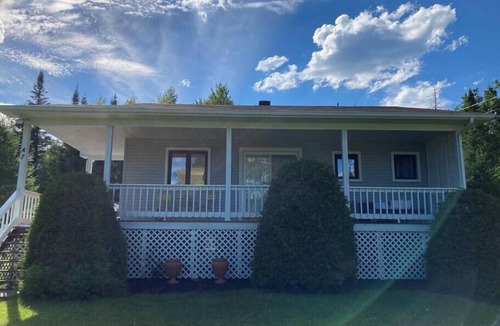 Eastman Ski Chalet | The Surf N Turf-Spa-Eastman-Lake Access