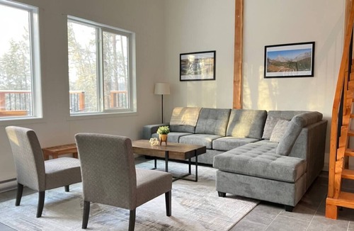 Golden House | The Valley Edge Lodge