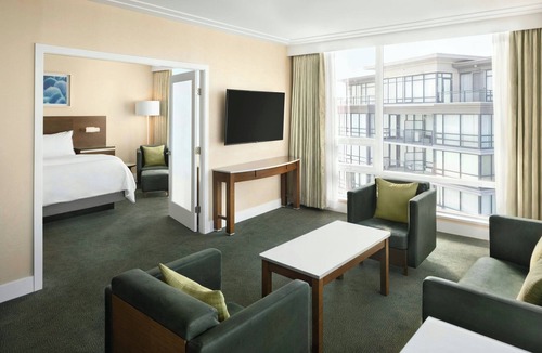 Richmond City Centre Hotel | The Westin Wall Centre, Vancouver Airport